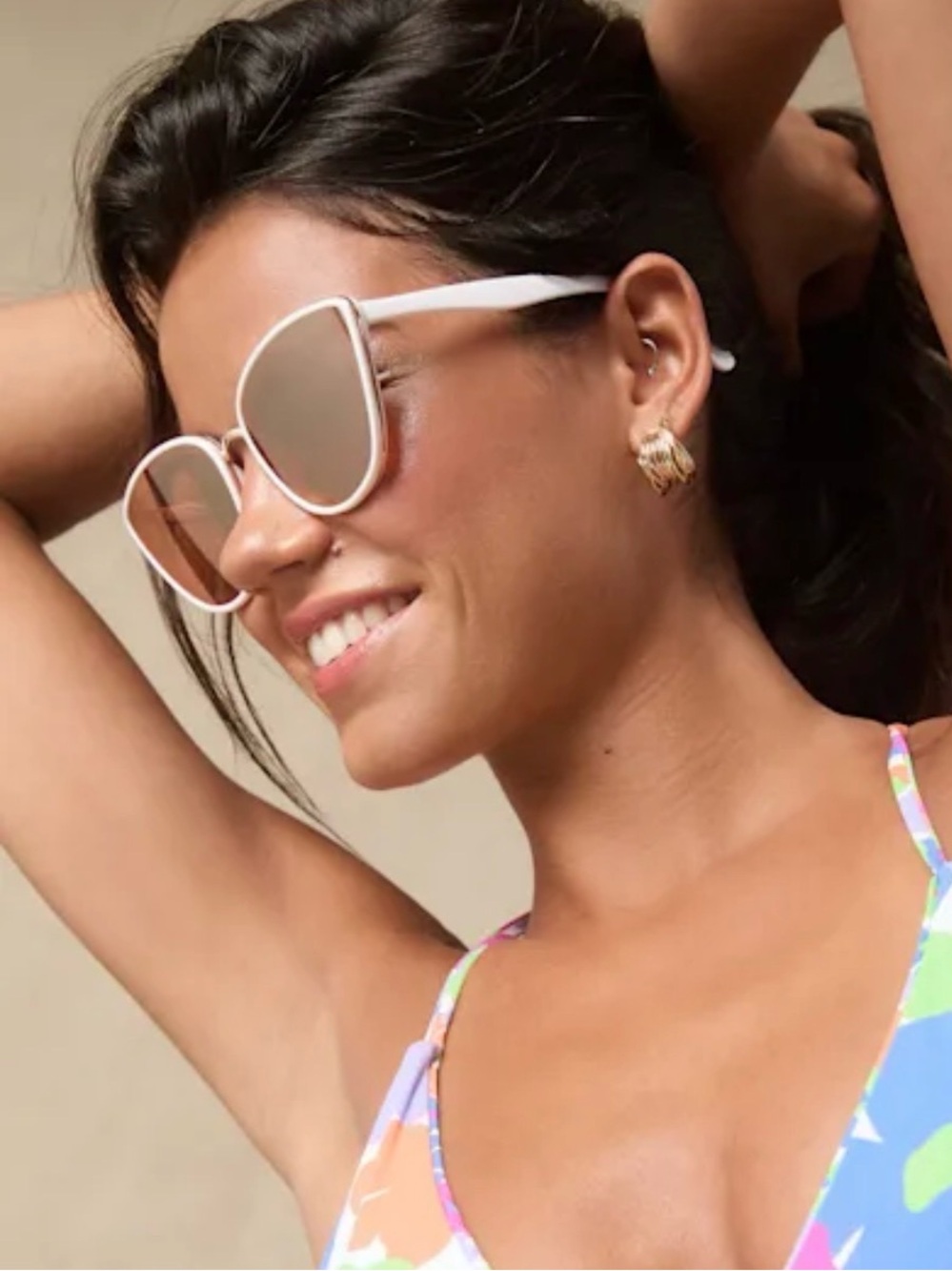 NWT Lulu’s Garza White and Rose Gold Sunglasses